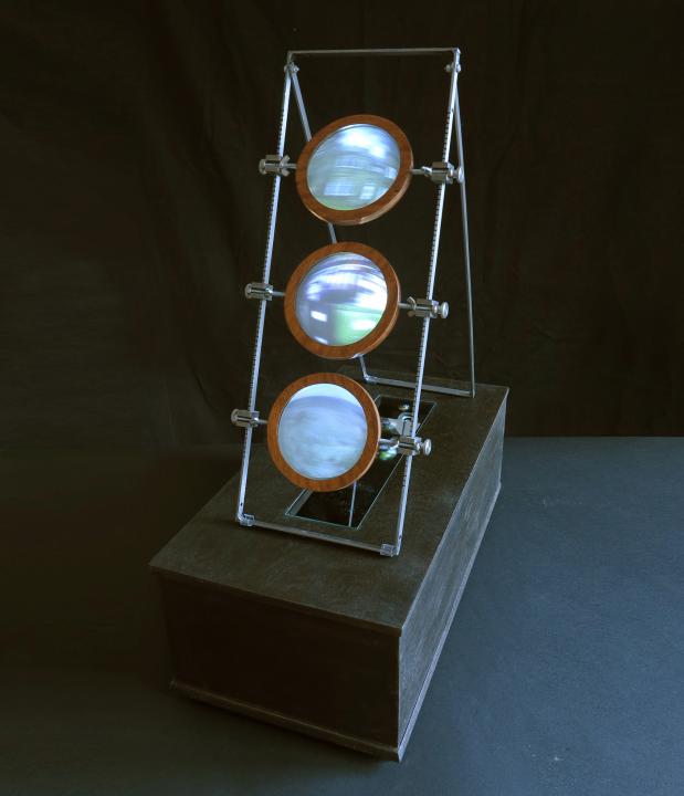 Sculpture projector
